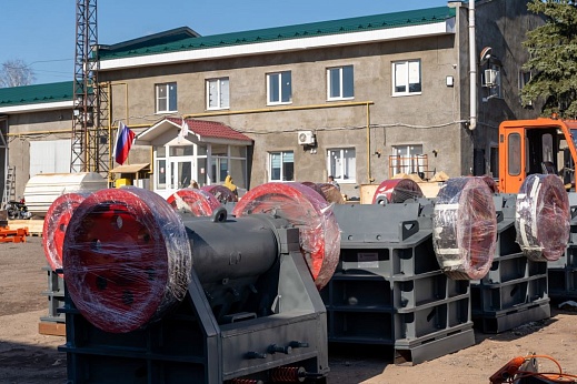 Щековая дробилка СДС-2,5-9 (СМД-108А)