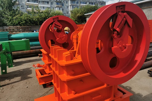 Щековая дробилка СДС-2,5-4