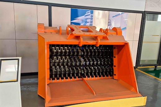 Шредерный просеивающий ковш КПШ-30