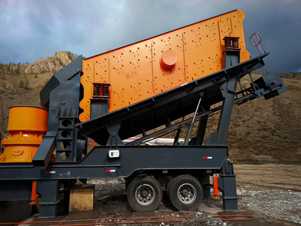 Мобильный комплекс по дроблению и сортировке